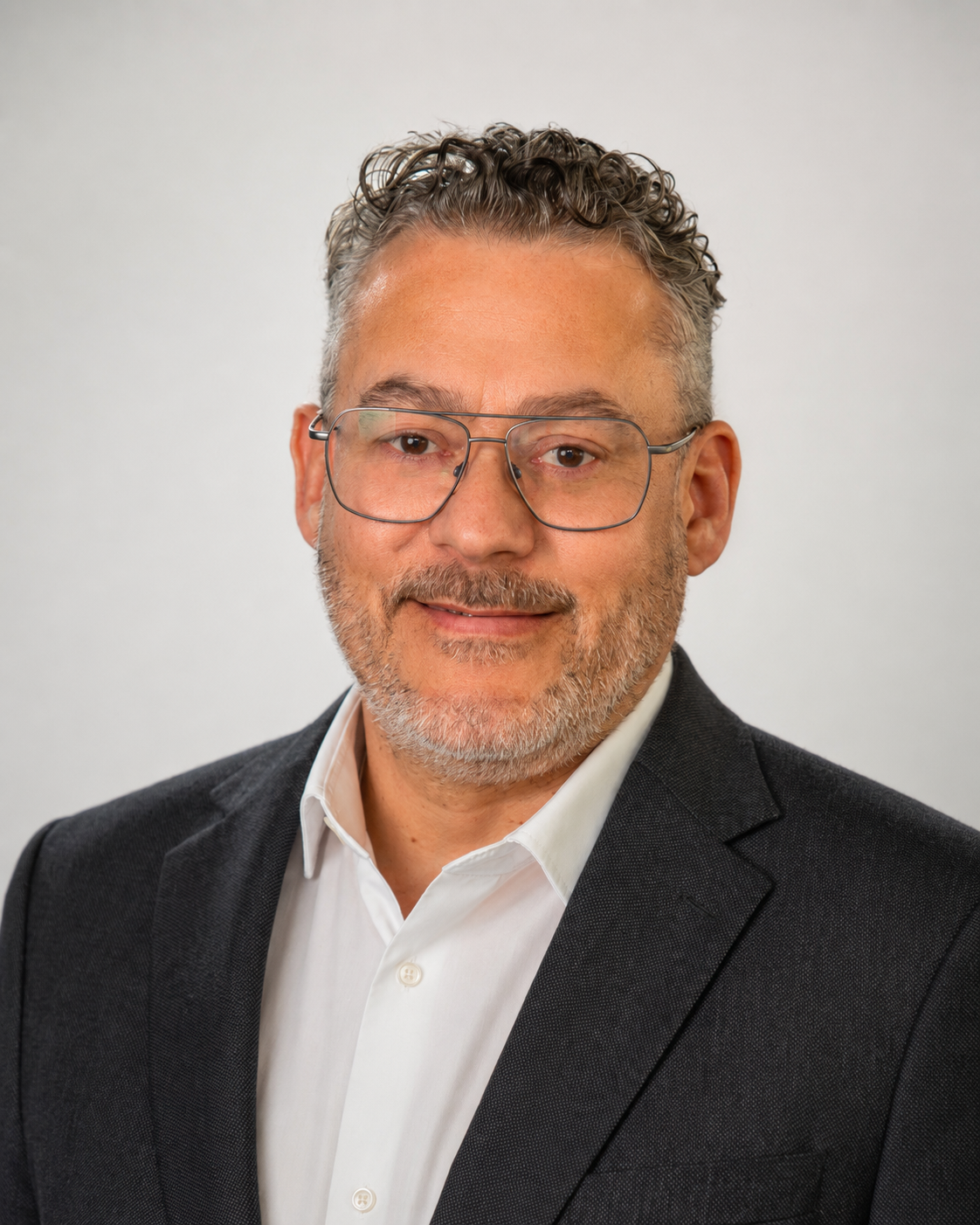 Andrew Hobson Headshot